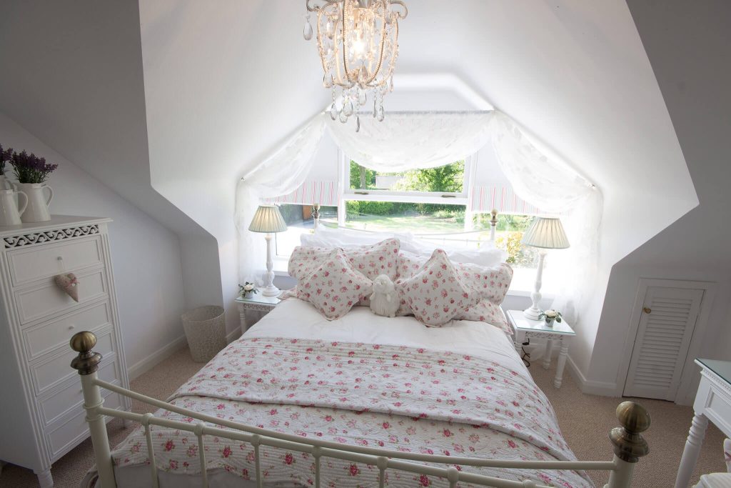 Bedroom-with-a-view-curlew-cottage_9193